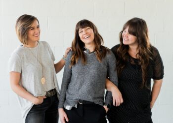 Is Macy Gray right to correct herself and say: “Being a woman is a vibe.”?