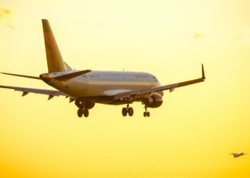 Should Pelosi cancel her Taiwan trip?