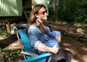 Should US health services use terms like chest feeding and human milk?