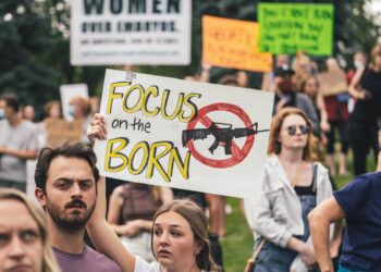 Are guns and abortions more important than a failing economy?