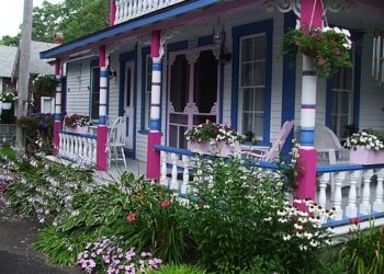 Did residents of Martha’s Vineyard welcome their Venezuelan visitors?