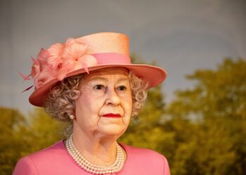 Are you concerned about Queen Elizabeth’s Blue Hand?