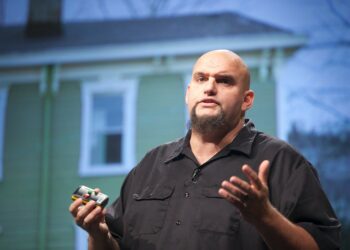 Should John Fetterman withdraw from the PA race due to incompetence?