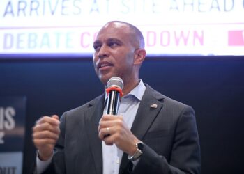 Jeffries Calls New Trump Move ‘Illegal’