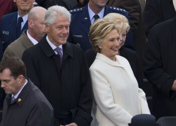Clintons To Be Locked Up After Dems Join GOP 