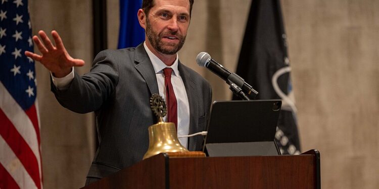 Democrats To Investigate Trump’s Secret Service