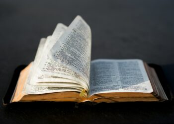 Trump Makes Bible Reading Mandatory In US Schools?