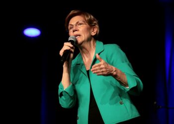 Elizabeth Warren Makes Trump’s Life Harder