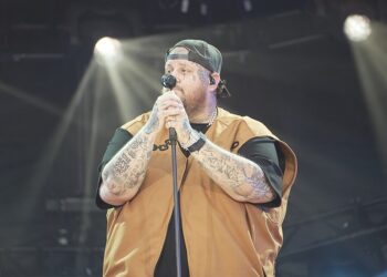 Country Music Star Backstabs Trump, Trolls MAGA