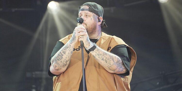 Country Music Star Backstabs Trump, Trolls MAGA
