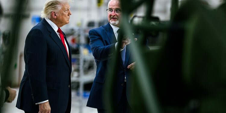 Trump Tears Into 2 Top US Companies