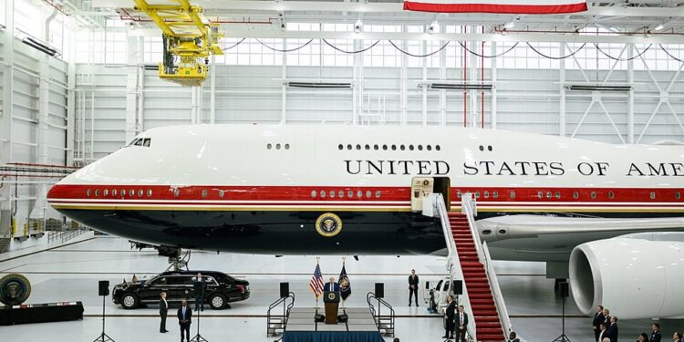 Trump To Keep Using Qatar Jet Despite Security Concerns, You Support This?